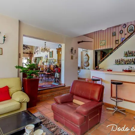 Warm House With Swimming Pool And Garden - Dodo Et Tartine